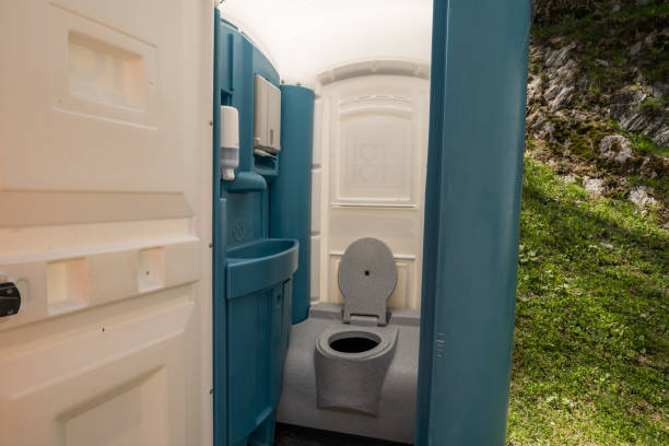 Best Standard Portable Toilet Rental  in Bluefield, VA